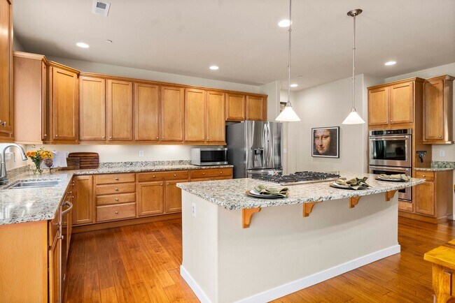 Building Photo - 2030 Nelson St