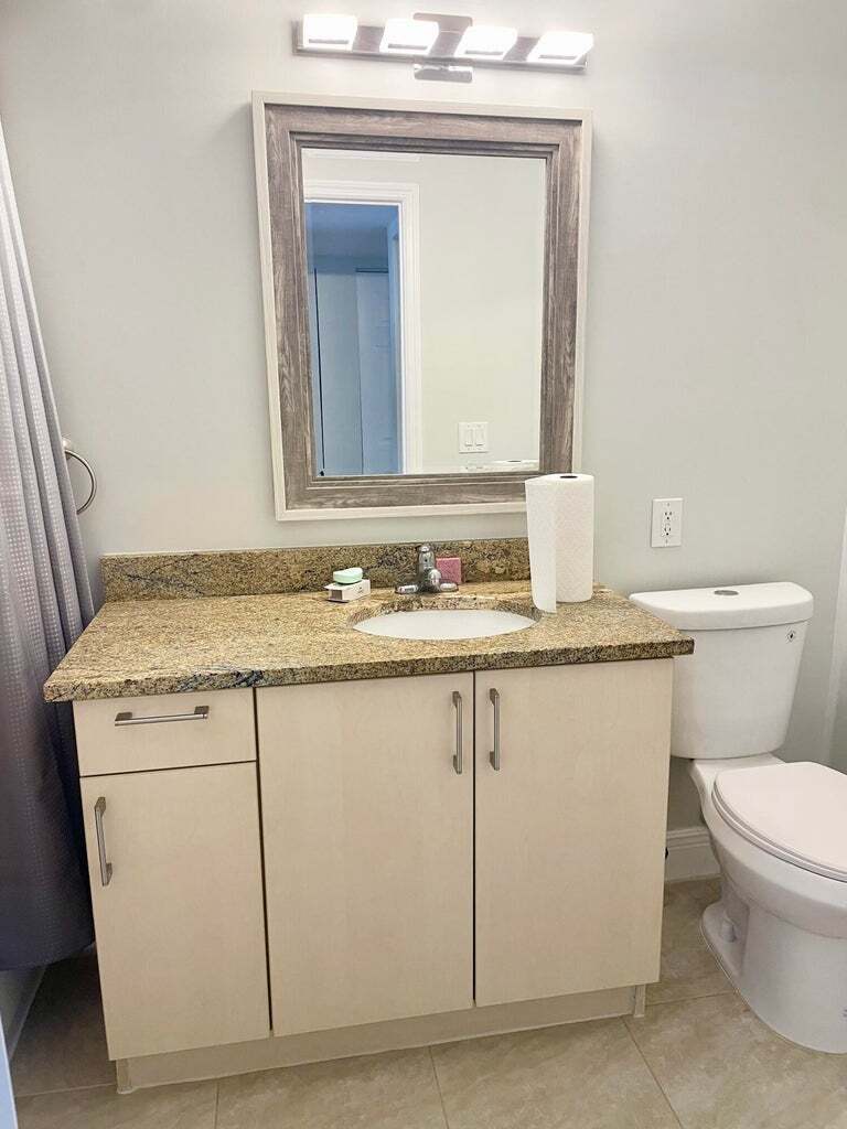 Building Photo - 815 W Boynton Beach Blvd