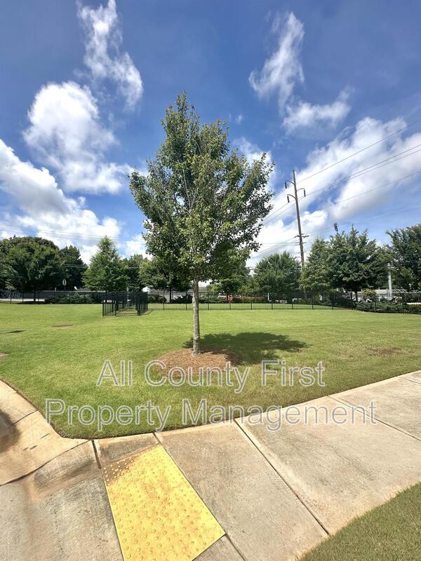 Building Photo - 788 Angora Aly
