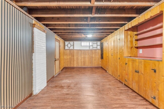 Building Photo - 5440 Hollywood Ave
