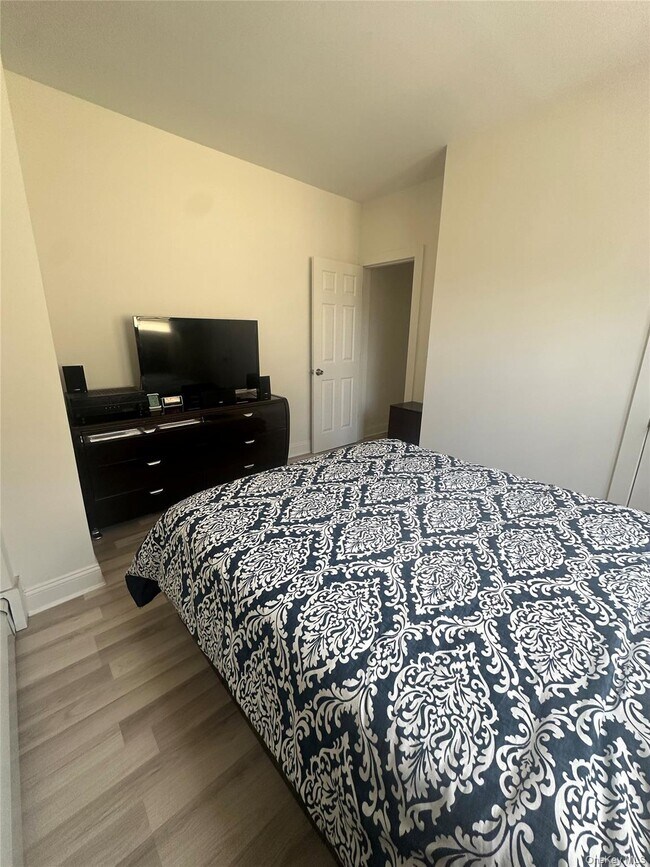 Building Photo - 262 Neptune Blvd