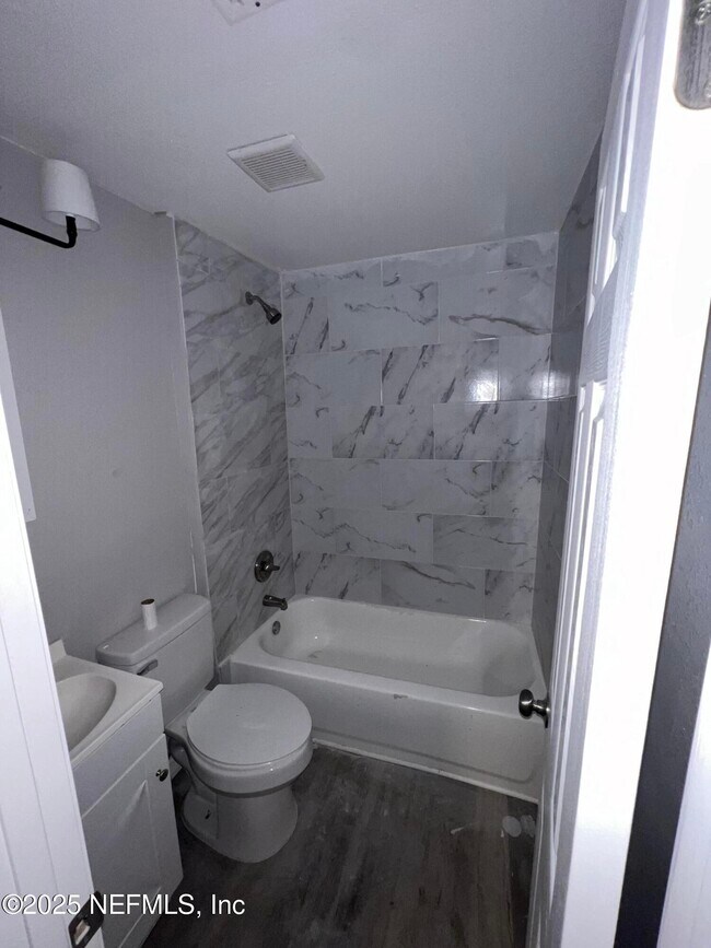 Building Photo - 1412 US-1