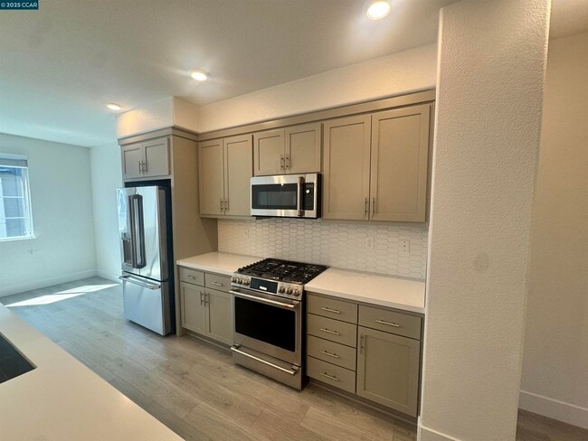 Building Photo - 725 Delve Ct