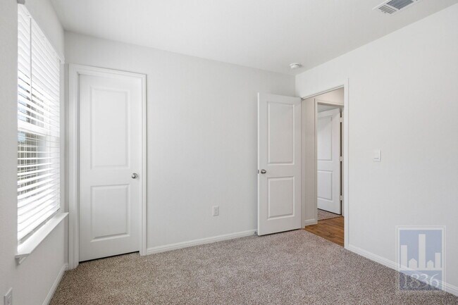 Building Photo - 1932 Marlin Spike Dr