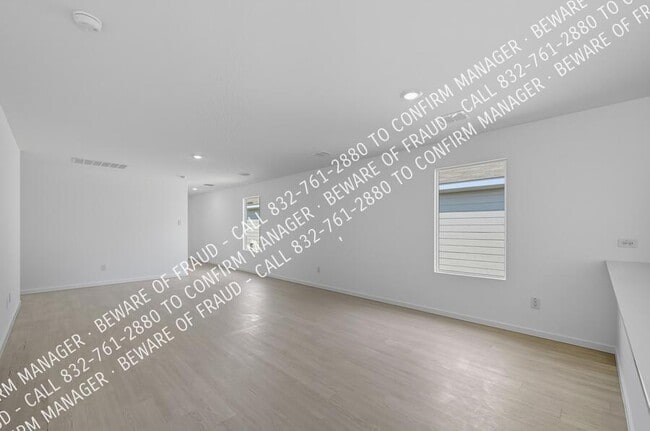 Building Photo - 6429 Middlebury Dr