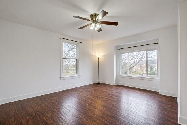 Building Photo - 2954 Central Pkwy