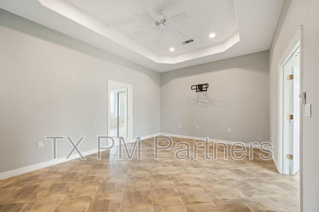 Building Photo - 13819 Lakeview Meadow Dr