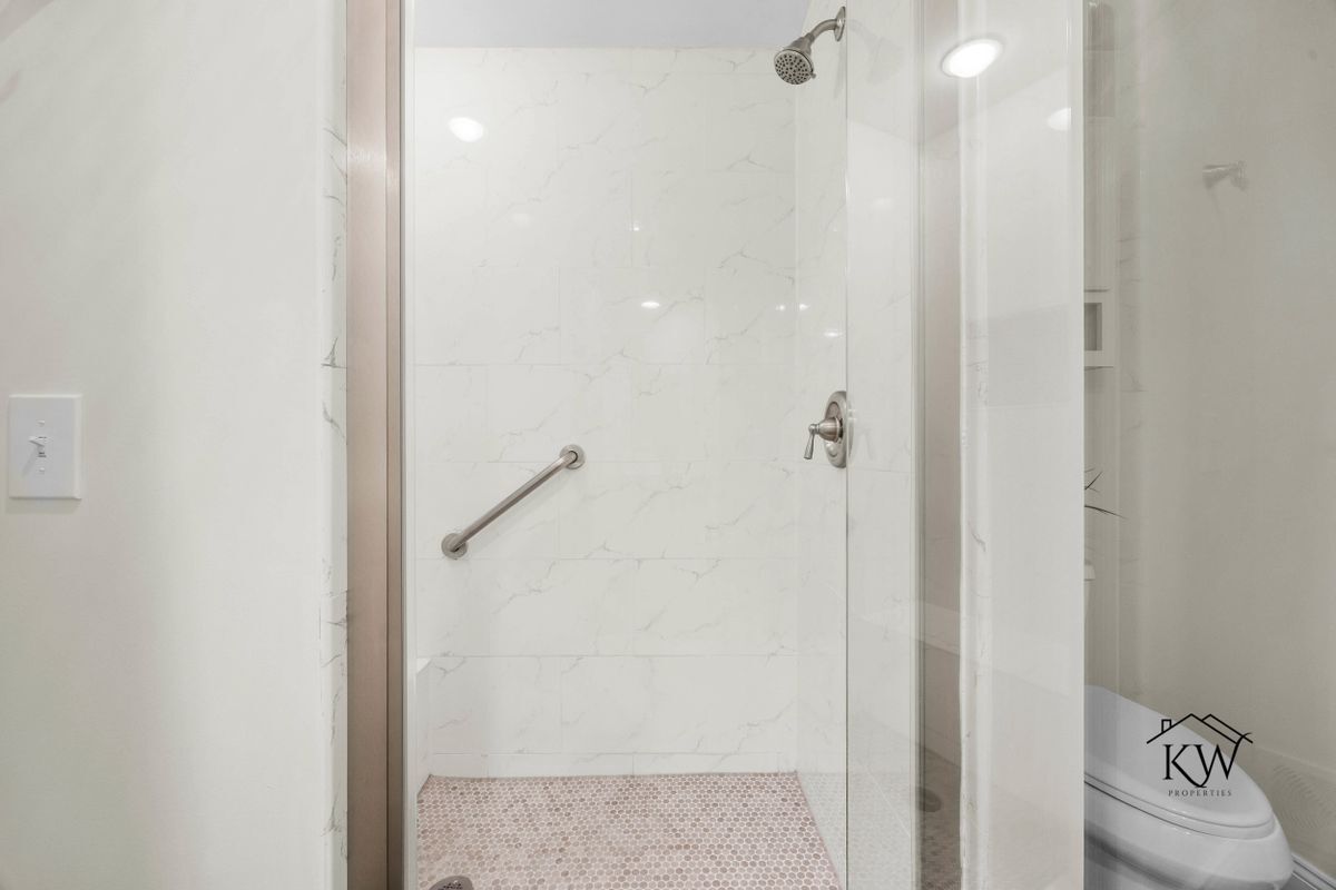 Building Photo - 46 Creek Ridge