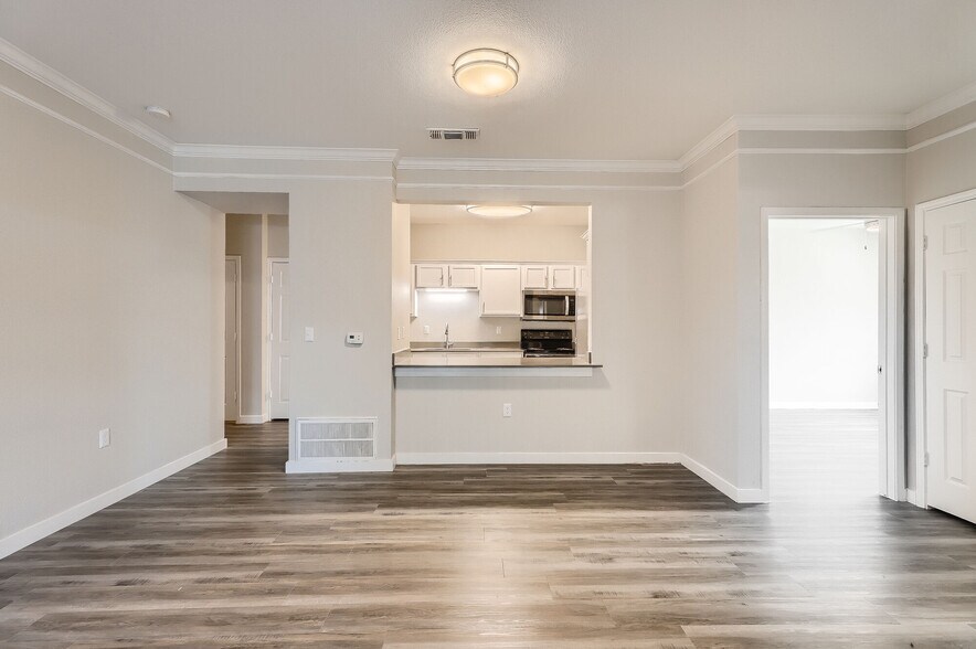 Creekwood Place 485 Rolling Hills Pl Lancaster TX 75146 Apartment