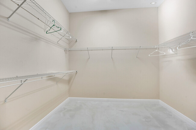 Building Photo - 9485 McAneeny Ct