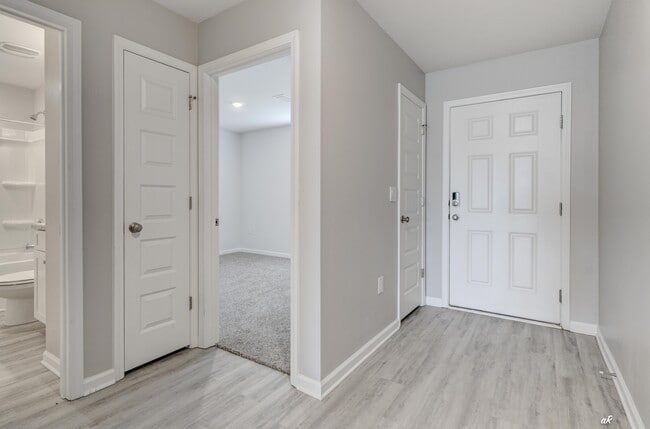 Building Photo - 5028 Rivergrass Dr