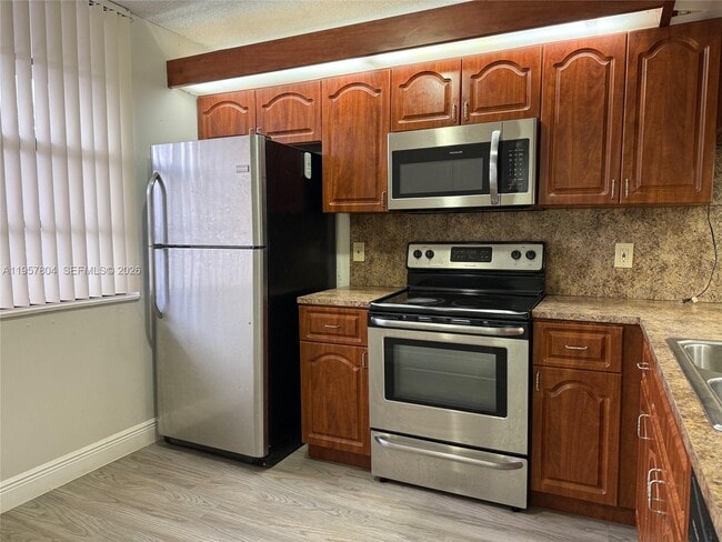 Building Photo - 1705 Whitehall Dr