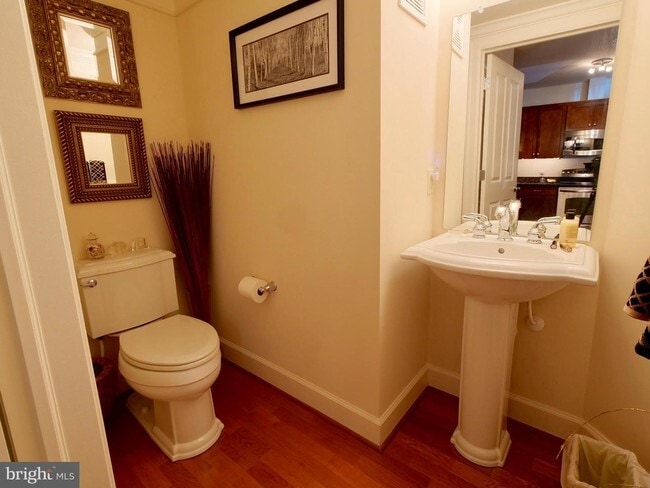 Building Photo - 213 Cornerstone Dr