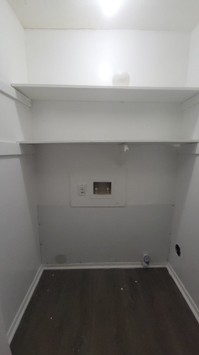 Building Photo - 906 Candlewood Dr NW