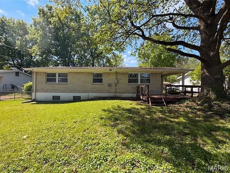 Building Photo - 1321 Petite Dr
