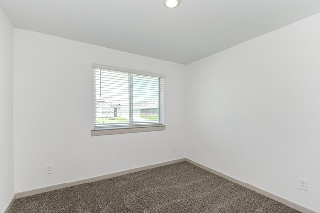 Building Photo - 14826 Cold Water Dr