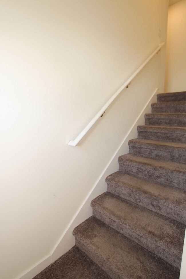 Building Photo - Modern Home for Immediate Occupancy – Avai...