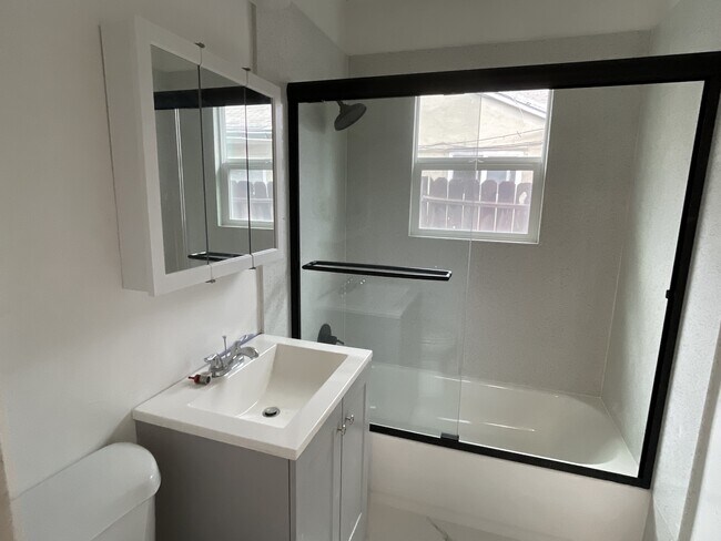 Building Photo - 2509 Michelle Dr