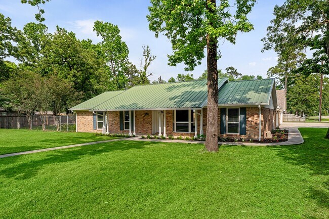 Building Photo - 25802 Maplewood Dr