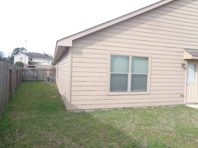 Building Photo - 2031 Treasure Mountain Dr