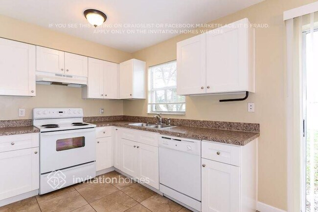 Building Photo - 10933 Temple Ave
