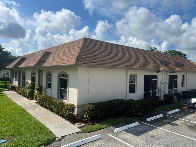 Building Photo - 11943 Sturbridge Ln