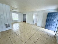 Building Photo - 15410 NW 32 Ct