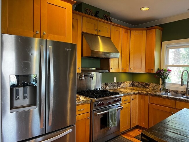 Building Photo - Charming Restored Craftsman in the Heart of North Park