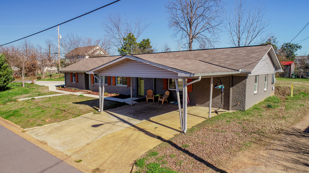 Building Photo - 1707 4th Ave E