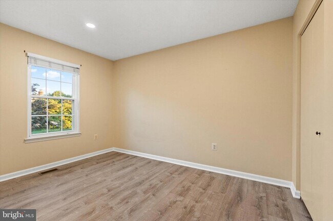 Building Photo - 841 Briar Ct