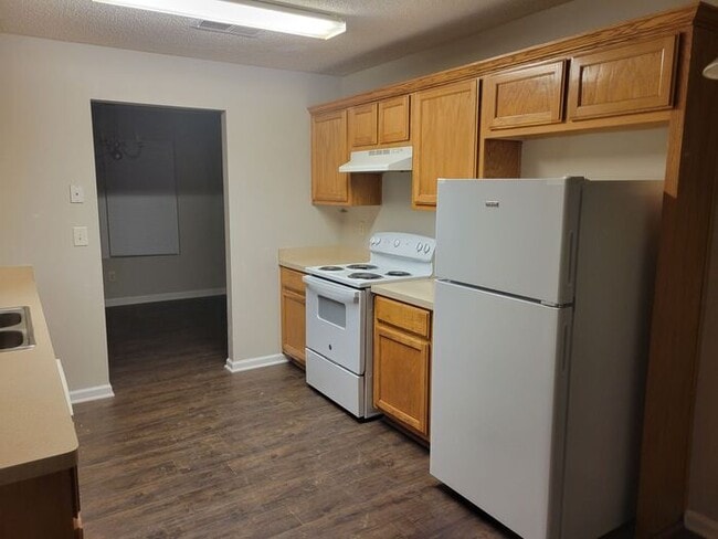 Building Photo - Renovated 3BR 2BA Home w/ 2-Car Garage • Updated Kitchen • Large Garden Tub in Griffin