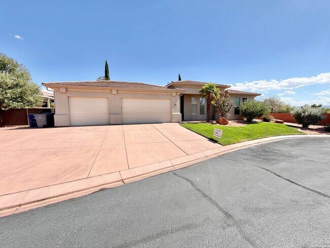 Building Photo - 1536 N Sage Dr