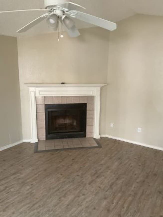 Building Photo - This incredible three bedroom home is minutes away from Lake Travis