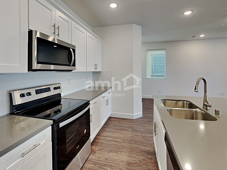 Building Photo - 9131 Crocker Pt Ct