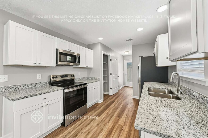 Building Photo - 1601 Sprucedale Dr