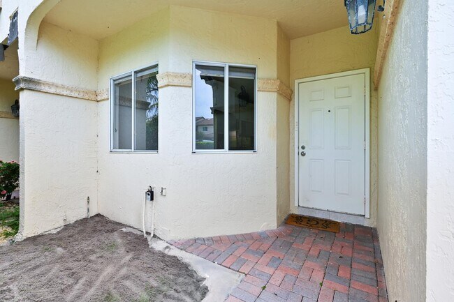 Building Photo - 6817 Via Regina