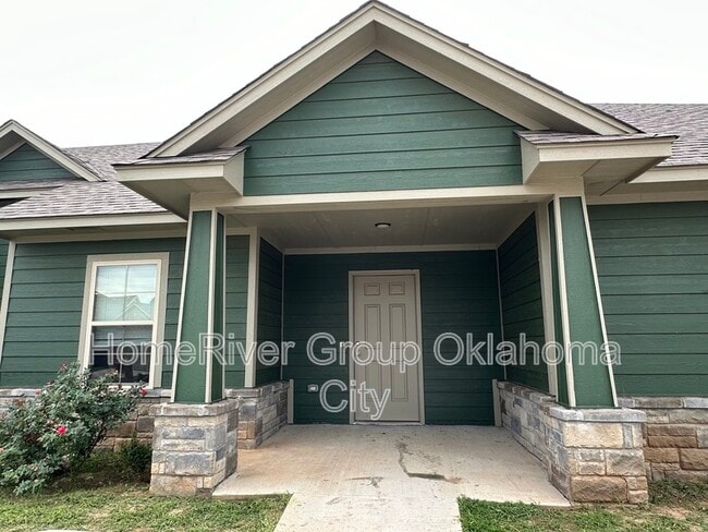 Primary Photo - 916 SW 91st St