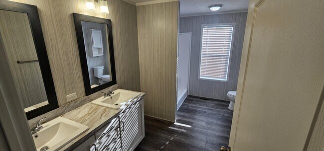 Building Photo - 283 Mulberry