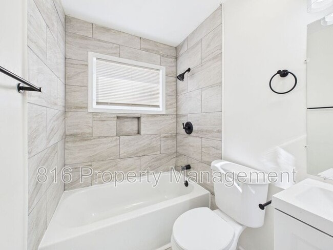 Building Photo - 6903 E 113 Terrace