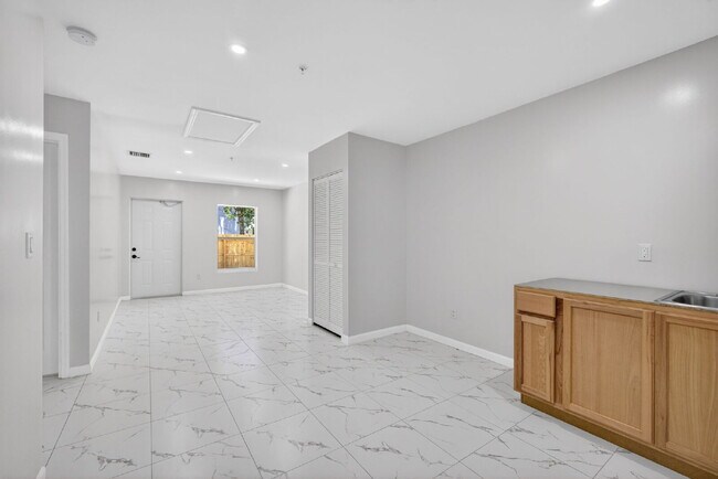 Building Photo - 3255 Avenue J