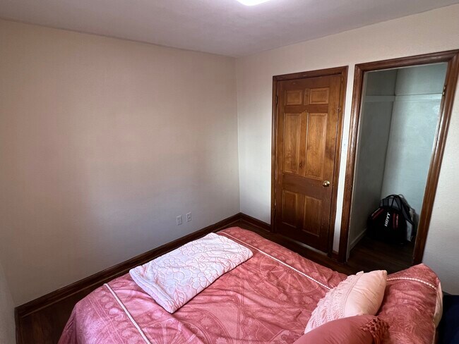 bedroom 2 - 1314 Lincoln Way