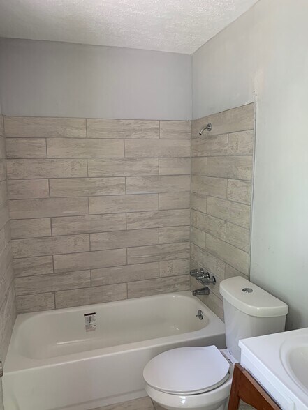 Brand new Master Bathroom - 205 River Cove