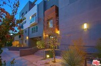 Building Photo - 11925 Kling St