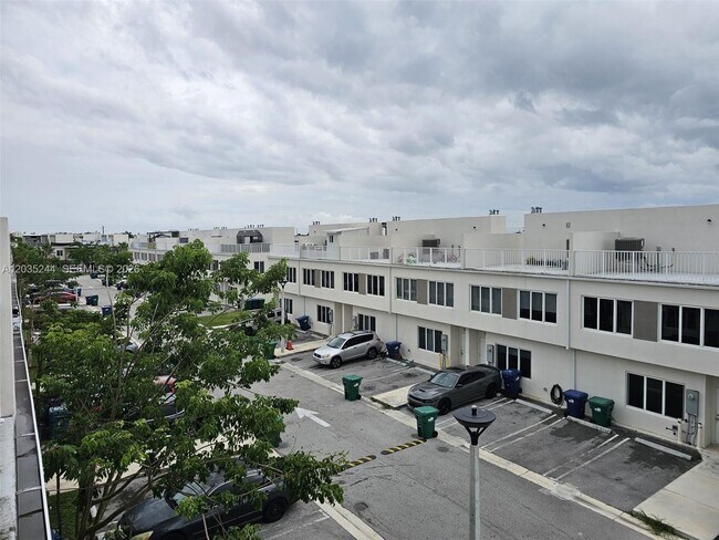 Building Photo - 25806 SW 144th Ct