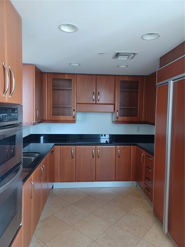 Building Photo - 19400 Turnberry Way