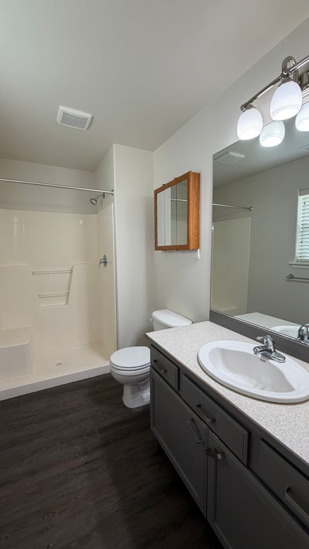 Building Photo - Kennewick Location on Quiet Cul-de-Sac! 3 bed, 2 ba