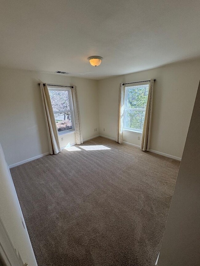 Building Photo - 31 Town Reservoir Rd