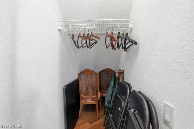 Building Photo - 483 Palo Verde Dr