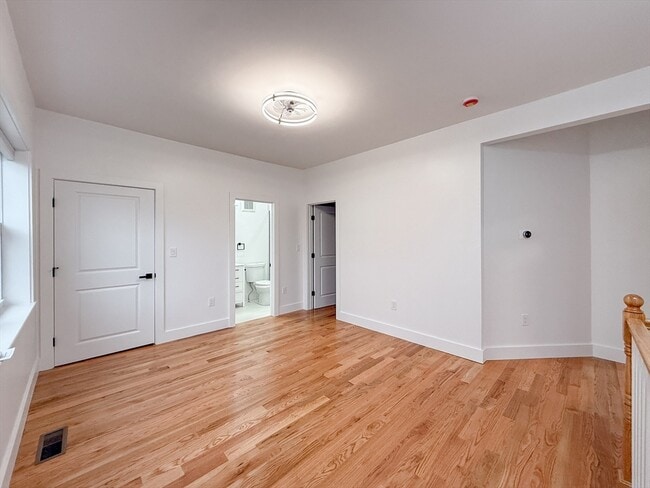 Building Photo - 33 Elmwood St