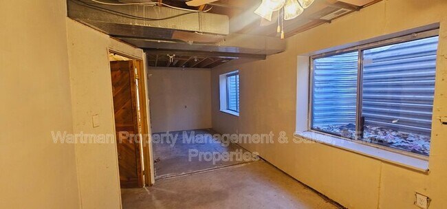 Building Photo - 6555 Holt Dr